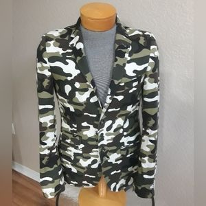 EDGE By WD.NY Camouflage Blazer